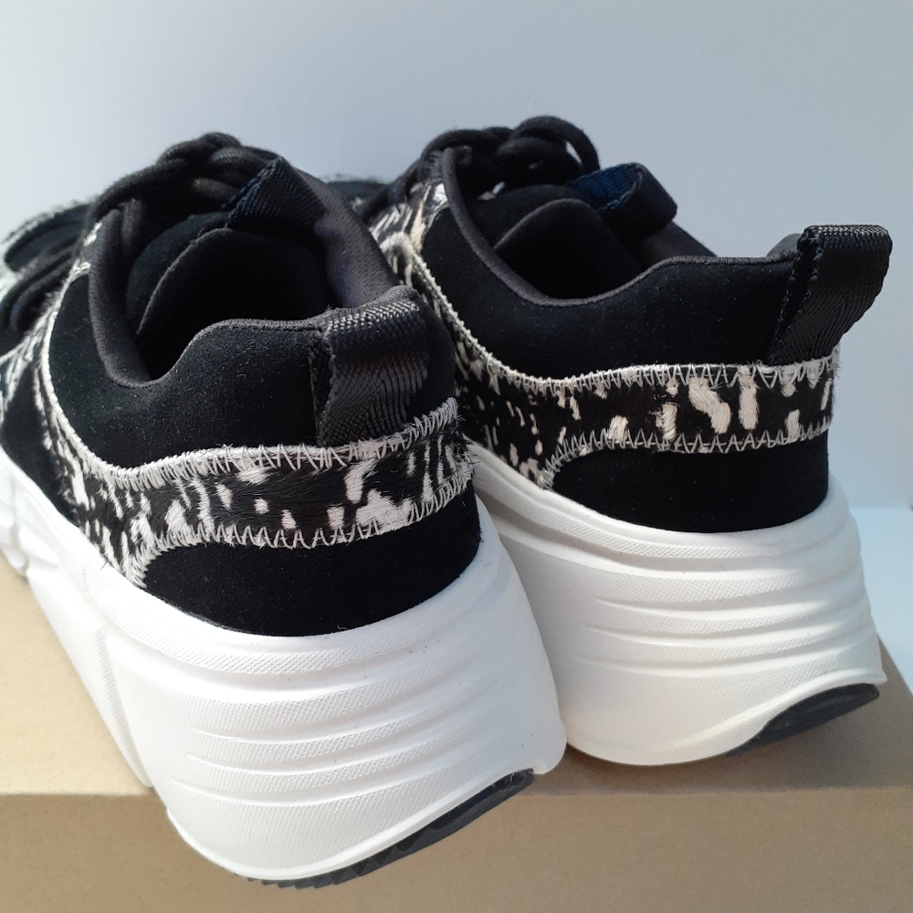 UGG Calle Lace Sneakers Sz 8.5 - Picture 4 of 9